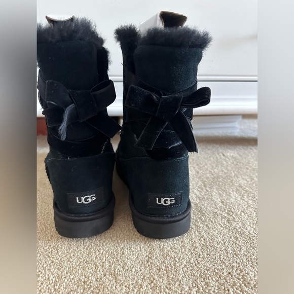 UGG Classic Galaxy Bling short boot - Picture 2 of 3